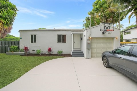 Casa en venta en El Portal, Florida, 3 dormitorios, 136.19 m2 № 1967028 - foto 21