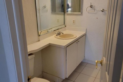Снять в аренду кондоминиум в Дирфилд-Бич, Флорида 4 комнаты, 99.41м2, № 2245245 - фото 11