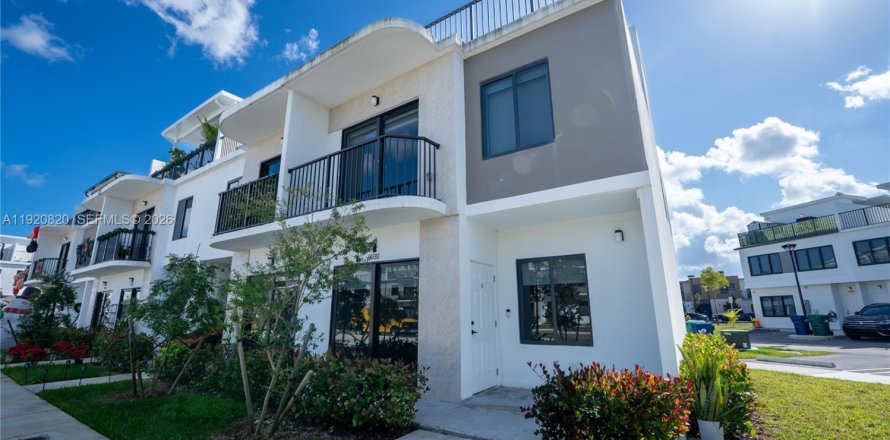 Touwnhouse à Homestead, Floride 4 chambres, 129.88 m2 № 1998437