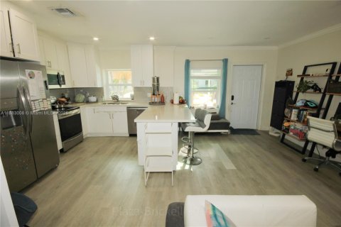 Casa en venta en Miami, Florida, 2 dormitorios, 116.87 m2 № 1931298 - foto 12