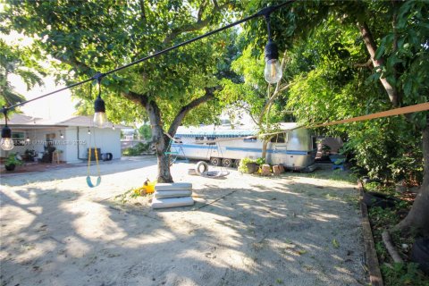 Casa en venta en Miami, Florida, 2 dormitorios, 116.87 m2 № 1931298 - foto 27