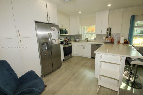 Casa en venta en Miami, Florida, 2 dormitorios, 116.87 m2 № 1931298 - foto 13