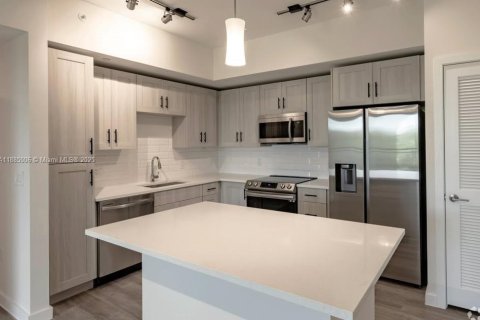 Appartement à louer à Sunrise, Floride: 2 chambres, 105.07 m2 № 1930509 - photo 1