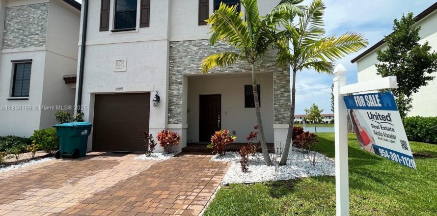 Townhouse in Miami, Florida 3 bedrooms, 170.2 sq.m. № 1825807