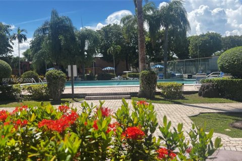 Снять в аренду кондоминиум в Майами, Флорида 2 спальни, 78.04м2, № 2003844 - фото 12