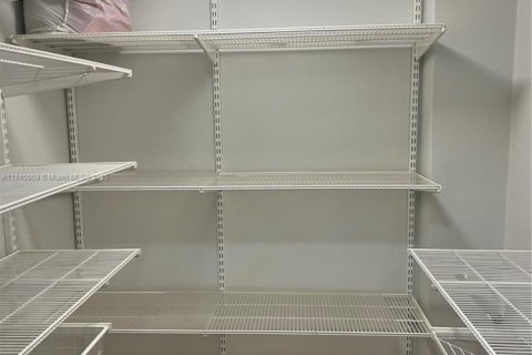Снять в аренду кондоминиум в Майами-Бич, Флорида 1 спальня, 74.32м2, № 1889023 - фото 16
