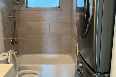 Снять в аренду кондоминиум в Майами-Бич, Флорида 1 спальня, 74.32м2, № 1889023 - фото 17