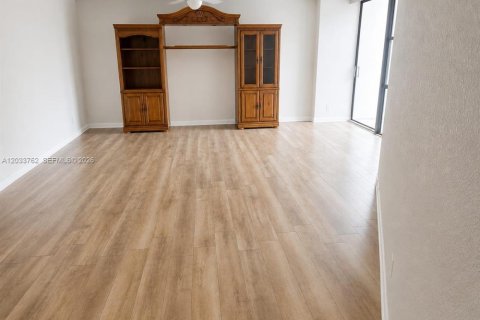 Condominio en venta en Hallandale Beach, Florida, 1 dormitorio, 81.29 m2 № 2078048 - foto 6