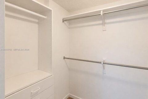 Condominio en venta en Hallandale Beach, Florida, 1 dormitorio, 81.29 m2 № 2078048 - foto 15