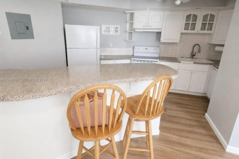 Condominio en venta en Hallandale Beach, Florida, 1 dormitorio, 81.29 m2 № 2078048 - foto 7