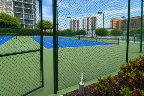Condominio en venta en Hallandale Beach, Florida, 1 dormitorio, 81.29 m2 № 2078048 - foto 21
