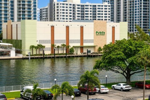Condominio en venta en Hallandale Beach, Florida, 1 dormitorio, 81.29 m2 № 2078048 - foto 11