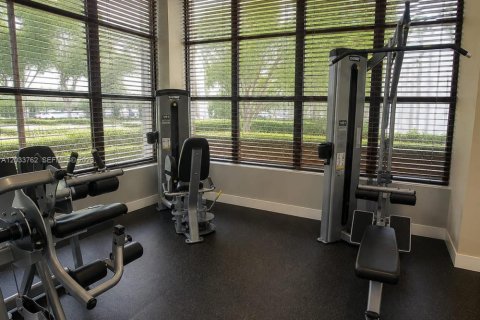 Condominio en venta en Hallandale Beach, Florida, 1 dormitorio, 81.29 m2 № 2078048 - foto 24