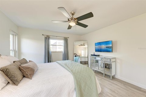 House in Sarasota, Florida 2 bedrooms, 167.04 sq.m. № 2093250 - photo 23