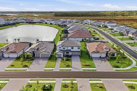 Casa en venta en Estero, Florida, 5 dormitorios, 311.87 m2 № 2384105 - foto 10
