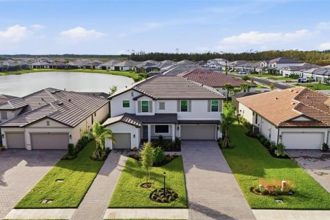 Casa en venta en Estero, Florida, 5 dormitorios, 311.87 m2 № 2384105 - foto 9