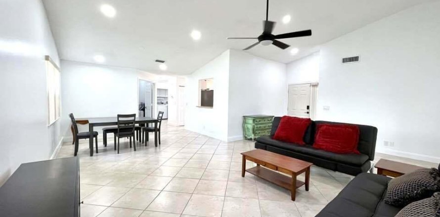 House in Wellington, Florida 3 bedrooms, 148.55 sq.m. № 1054587