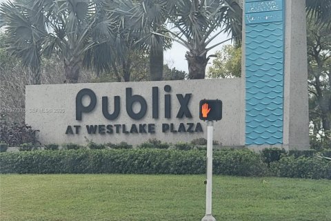 House in Westlake, Florida 3 bedrooms, 177.72 sq.m. № 2042097 - photo 30