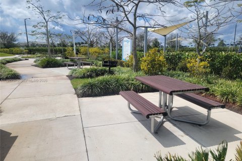 House in Westlake, Florida 3 bedrooms, 177.72 sq.m. № 2042097 - photo 23