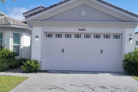 House in Westlake, Florida 3 bedrooms, 177.72 sq.m. № 2042097