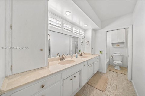 Casa en venta en Cocoa Beach, Florida, 6 dormitorios № 1868206 - foto 28