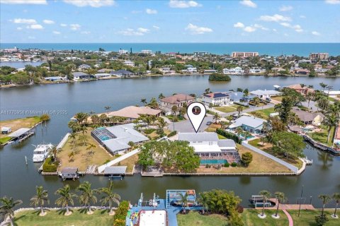 Casa en venta en Cocoa Beach, Florida, 6 dormitorios № 1868206 - foto 4