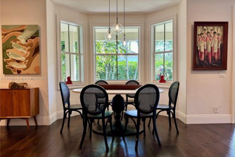 House in Weston, Florida 6 bedrooms, 367.99 sq.m. № 1891608 - photo 18