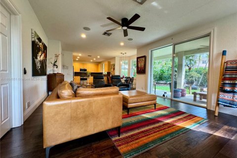House in Weston, Florida 6 bedrooms, 367.99 sq.m. № 1891608 - photo 27