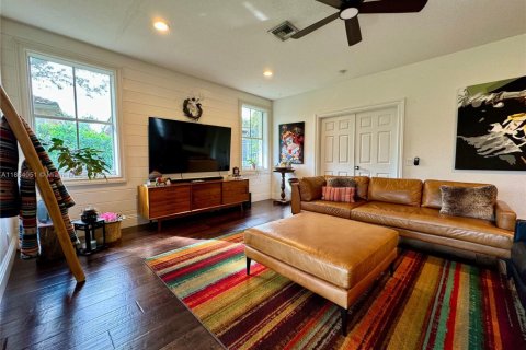 House in Weston, Florida 6 bedrooms, 367.99 sq.m. № 1891608 - photo 26