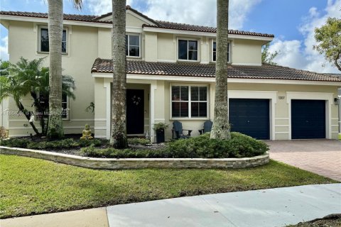 House in Weston, Florida 6 bedrooms, 367.99 sq.m. № 1891608 - photo 3