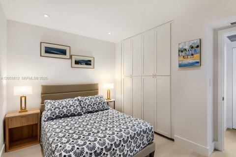 Condo in Hollywood, Florida, 2 bedrooms  № 2241937 - photo 8