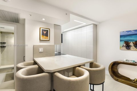 Condo in Hollywood, Florida, 2 bedrooms  № 2241937 - photo 7