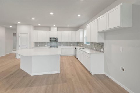 House in Plant City, Florida 3 bedrooms, 192.96 sq.m. № 2208943 - photo 4