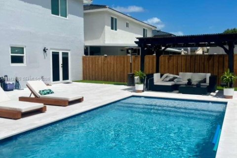 House in Homestead, Florida 4 bedrooms, 169.08 sq.m. № 2033349 - photo 3