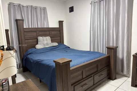 House in Miami, Florida 3 bedrooms, 90.58 sq.m. № 2038385 - photo 21