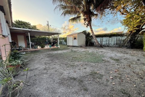 House in Miami, Florida 3 bedrooms, 90.58 sq.m. № 2038385 - photo 30