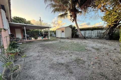 House in Miami, Florida 3 bedrooms, 90.58 sq.m. № 2038385 - photo 28