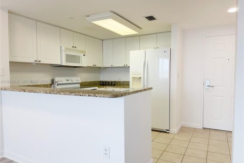 Condominio en alquiler en Aventura, Florida, 1 dormitorio, 79.9 m2 № 2011087 - foto 3