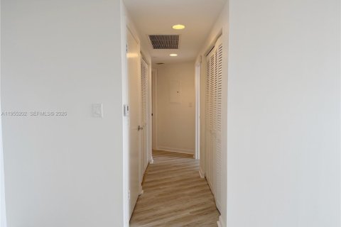 Condominio en alquiler en Aventura, Florida, 1 dormitorio, 79.9 m2 № 2011087 - foto 8