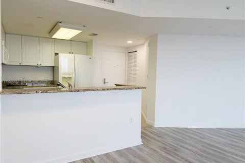 Condominio en alquiler en Aventura, Florida, 1 dormitorio, 79.9 m2 № 2011087 - foto 5