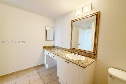 Condominio en alquiler en Aventura, Florida, 1 dormitorio, 79.9 m2 № 2011087 - foto 13