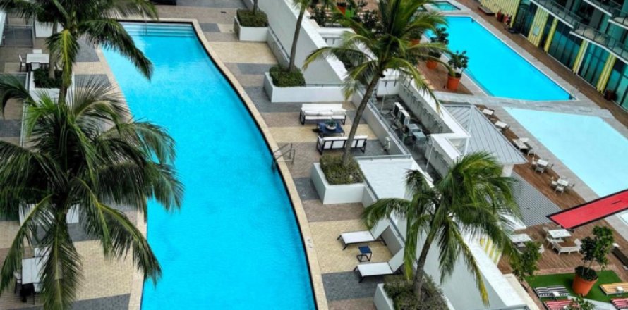 Condominio en Miami, Florida, 2 dormitorios  № 1033947