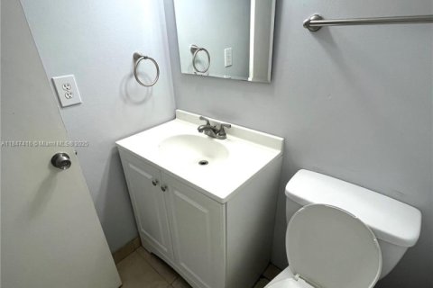 Condominio en venta en Coral Springs, Florida, 1 dormitorio, 78.97 m2 № 1935929 - foto 17