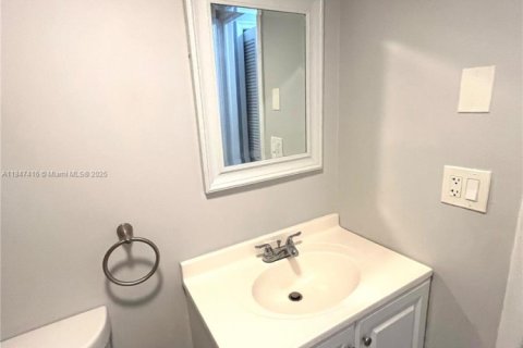 Condominio en venta en Coral Springs, Florida, 1 dormitorio, 78.97 m2 № 1935929 - foto 7