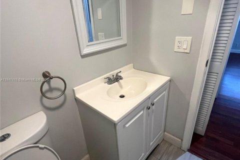 Condominio en venta en Coral Springs, Florida, 1 dormitorio, 78.97 m2 № 1935929 - foto 14