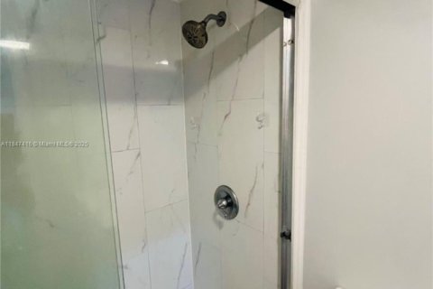 Condominio en venta en Coral Springs, Florida, 1 dormitorio, 78.97 m2 № 1935929 - foto 15