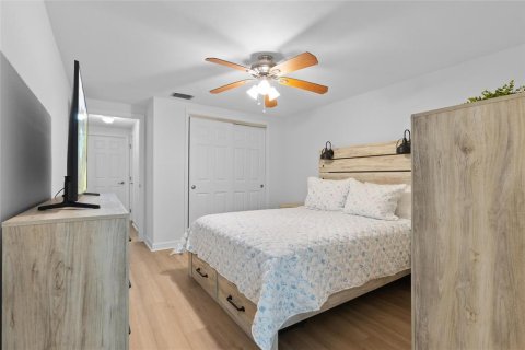 Condominio en venta en New Port Richey, Florida, 2 dormitorios, 90.58 m2 № 2166594 - foto 9