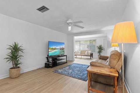 Condominio en venta en New Port Richey, Florida, 2 dormitorios, 90.58 m2 № 2166594 - foto 6