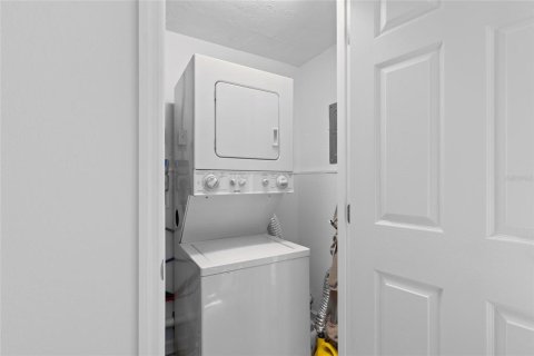 Condominio en venta en New Port Richey, Florida, 2 dormitorios, 90.58 m2 № 2166594 - foto 13