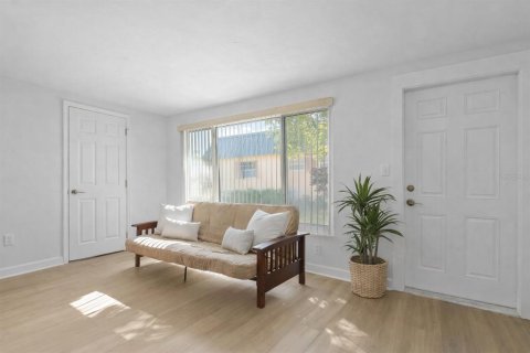 Condominio en venta en New Port Richey, Florida, 2 dormitorios, 90.58 m2 № 2166594 - foto 12